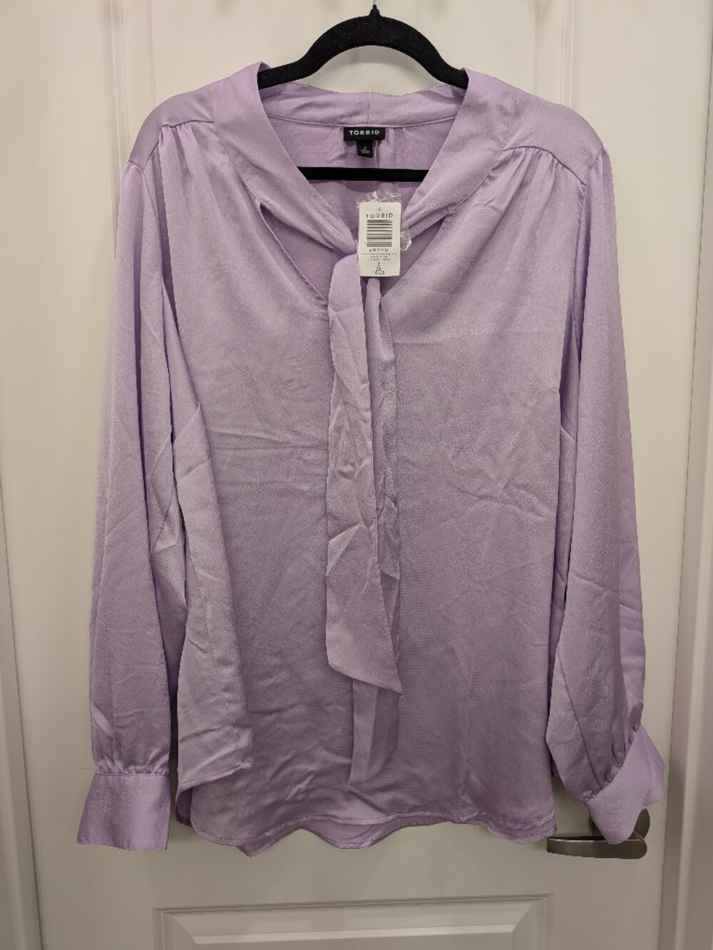 Torrid NWT Womens 2 2X Lavender Purple Tie Neck Satin Blouse Long Sleeve Top